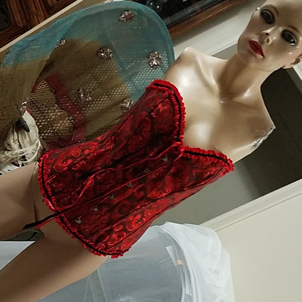 Corset - Picture 4 of 8